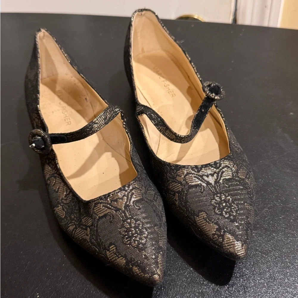 Marc Fisher Black and Gold metallic Floral Flats size 6